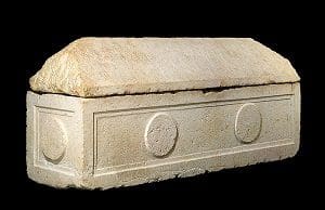 inscribed sarcophagus tomb of kings