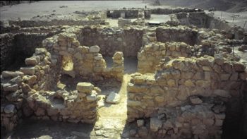 building-qumran