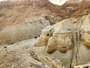 dead sea scrolls cave 4