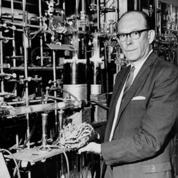 Photo of American chemist Willard Libby (1908–1980), who helped lead the effort to develop radiocarbon dating. Credit: Rredondo99, CC BY-SA 4.0, via Wikimedia Commons