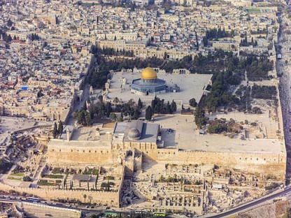 Aerial view of the Temple Mount in Jerusalem. Photo: Andrew Shiva’s photo is licensed under CC BY-SA 3.0.